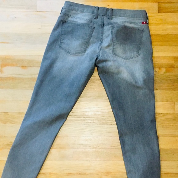 Lucky Brand grey skinny zipper jeans - Picture 2 of 8
